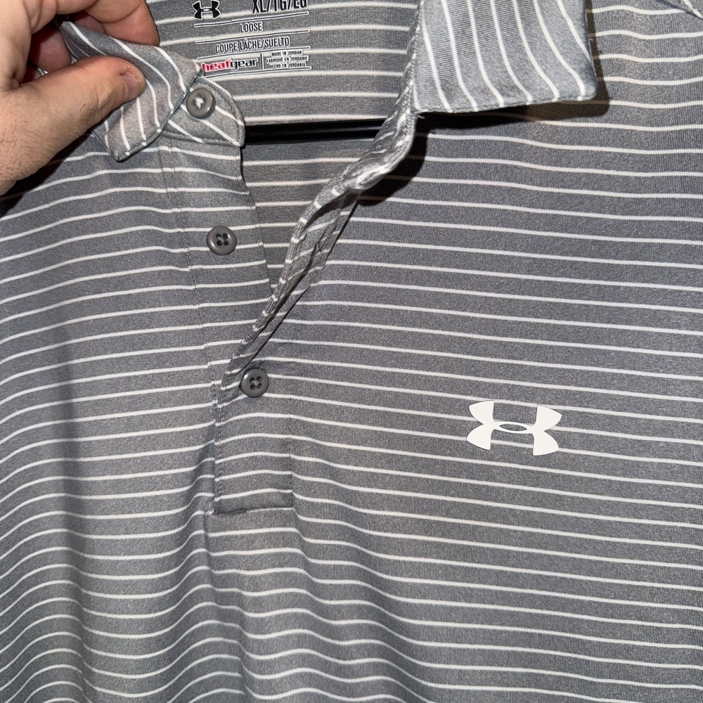 Under Armour Polo Shirt Mens XL‎ Striped Gray White HeatGear Loose Fit - Picture 3 of 5